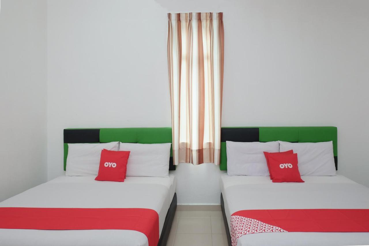 Oyo 90005 Dc Villa Guest House Куала-Ромпин Экстерьер фото