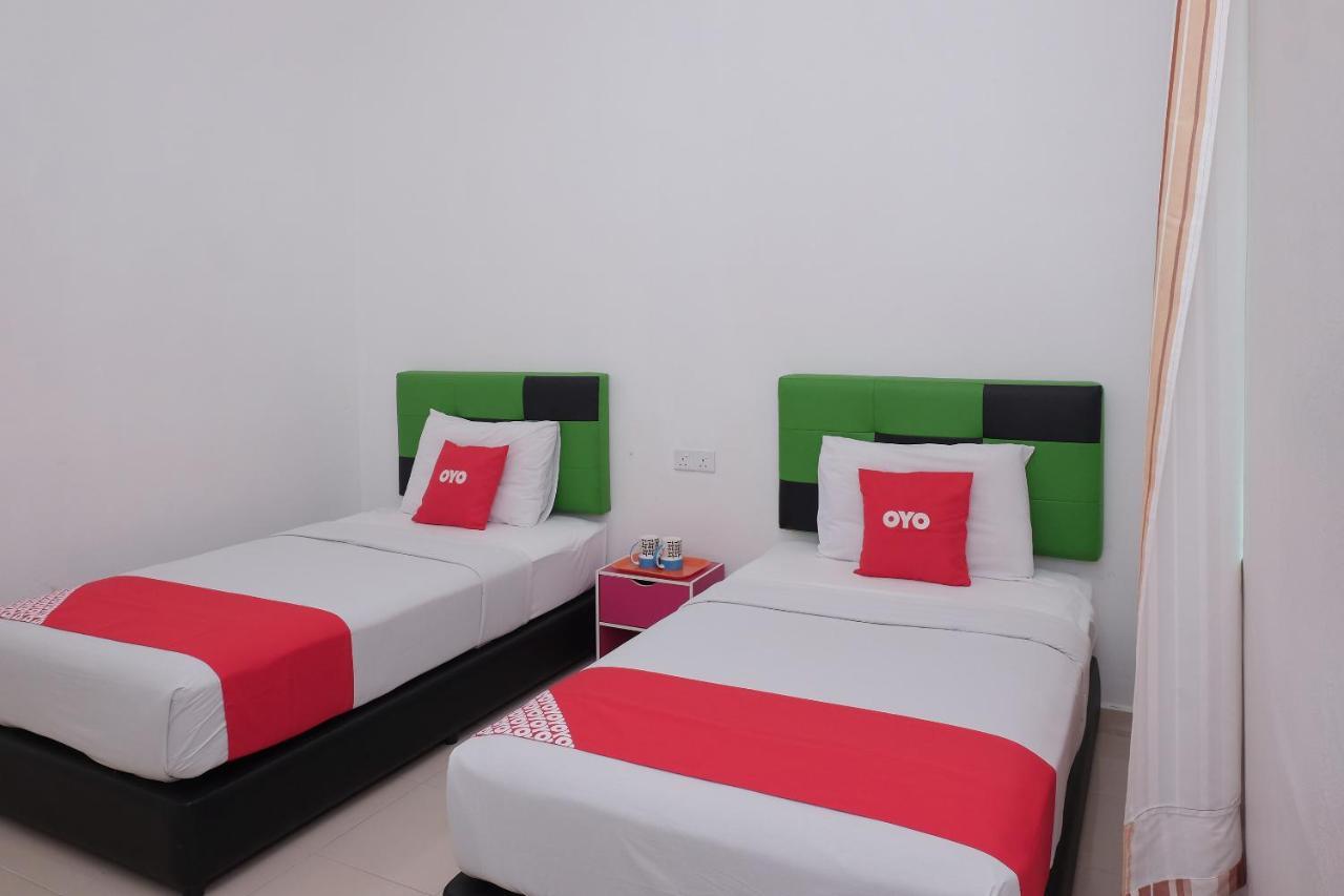 Oyo 90005 Dc Villa Guest House Куала-Ромпин Экстерьер фото