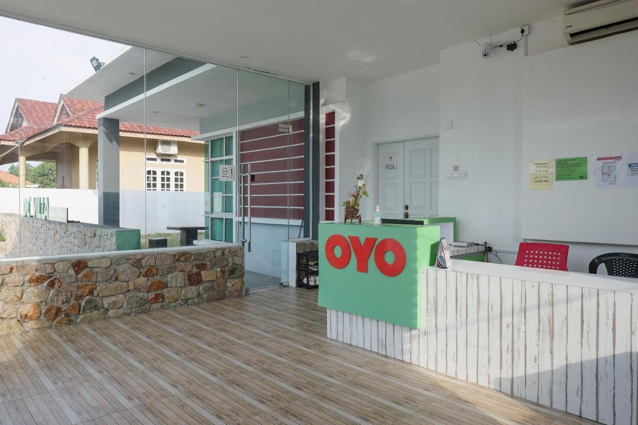 Oyo 90005 Dc Villa Guest House Куала-Ромпин Экстерьер фото