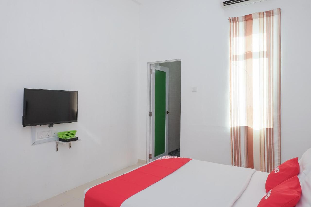Oyo 90005 Dc Villa Guest House Куала-Ромпин Экстерьер фото